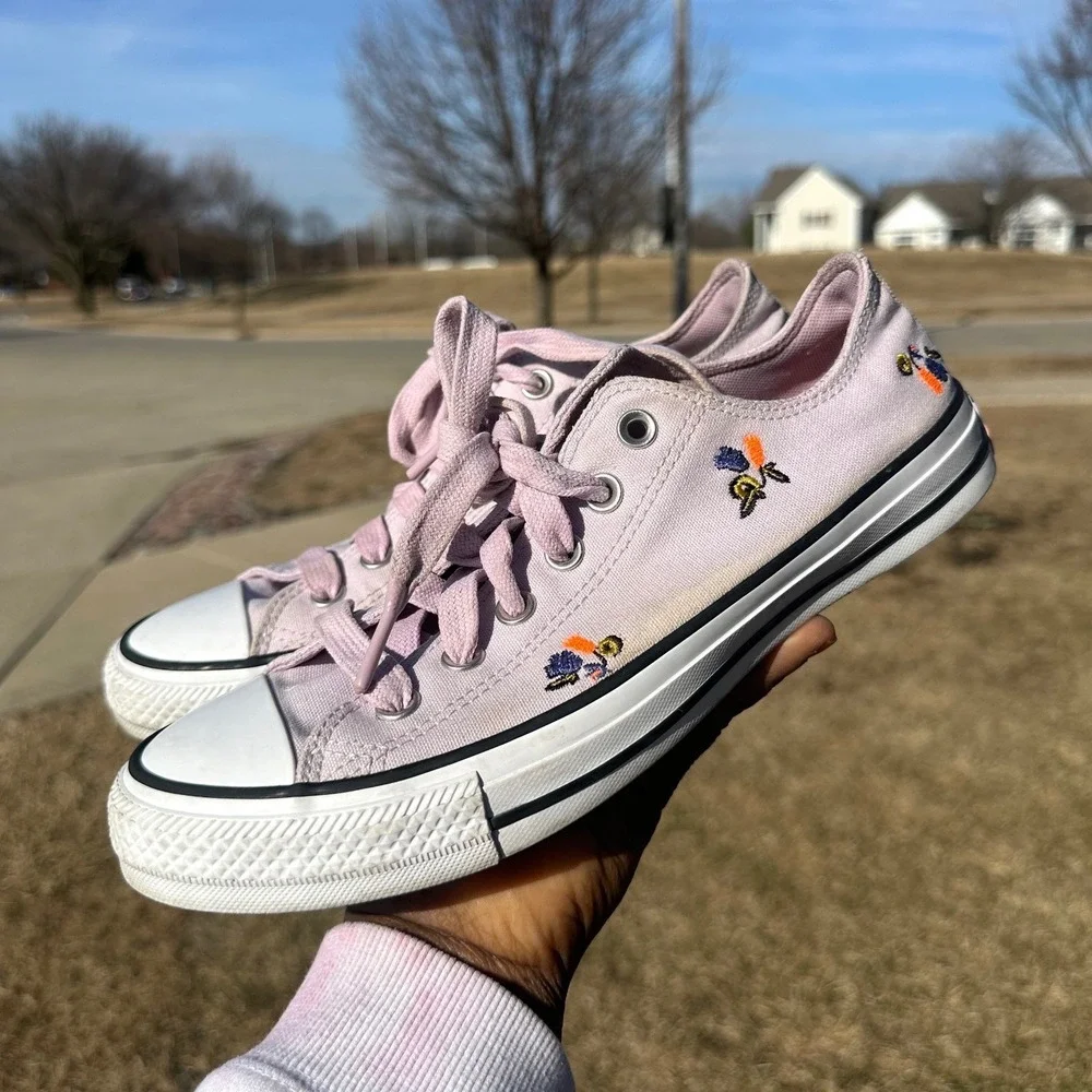 Converse Chuck Taylor All‎ Star We Are Stronger Together Sneakers Women's SZ 9